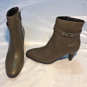 New, Aquatalia Booties, 6.5